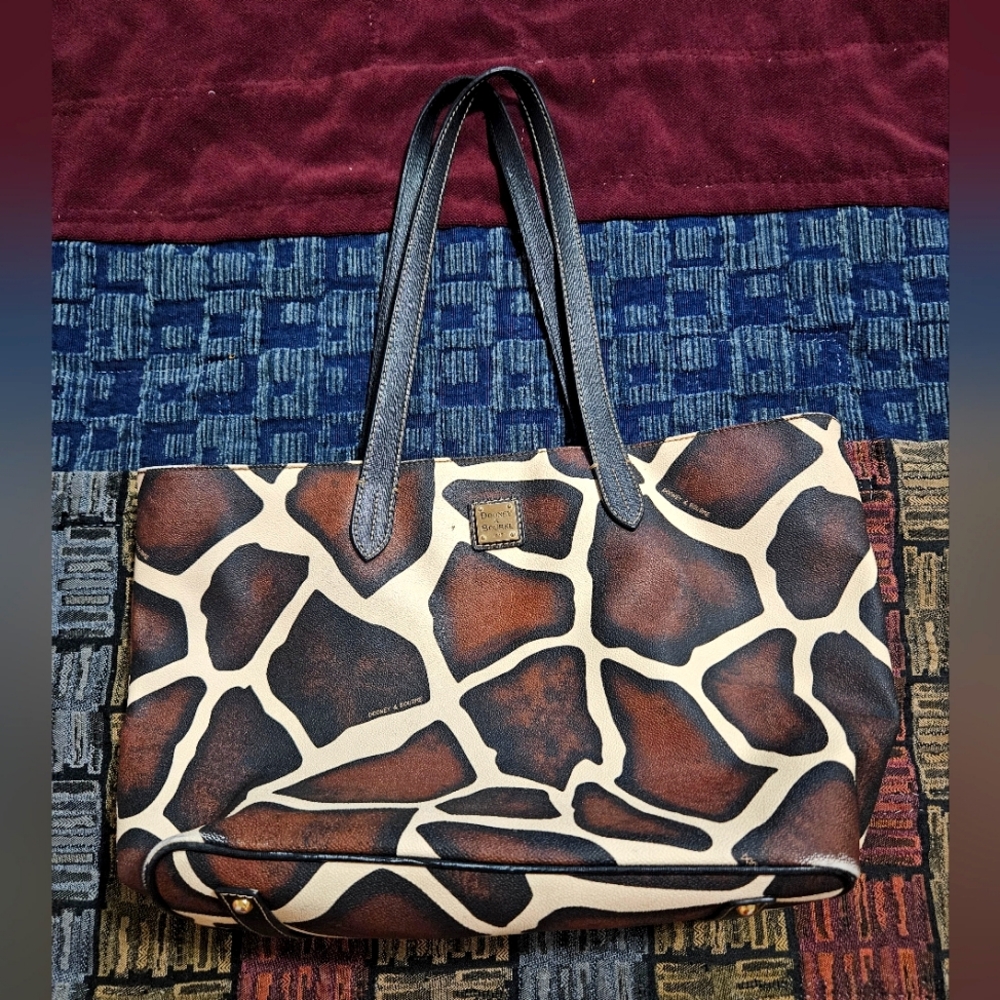 Dooney and bourke tote purse